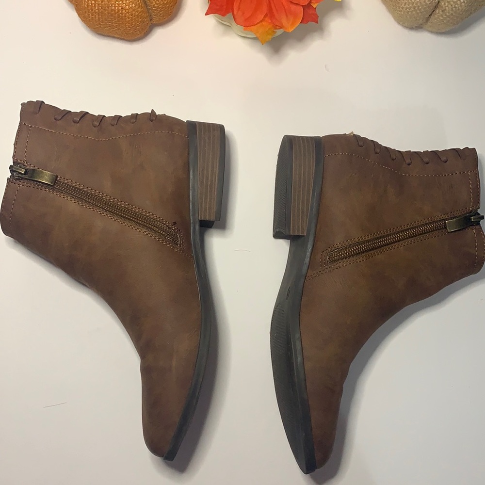 Brown fall ankle booties size 7